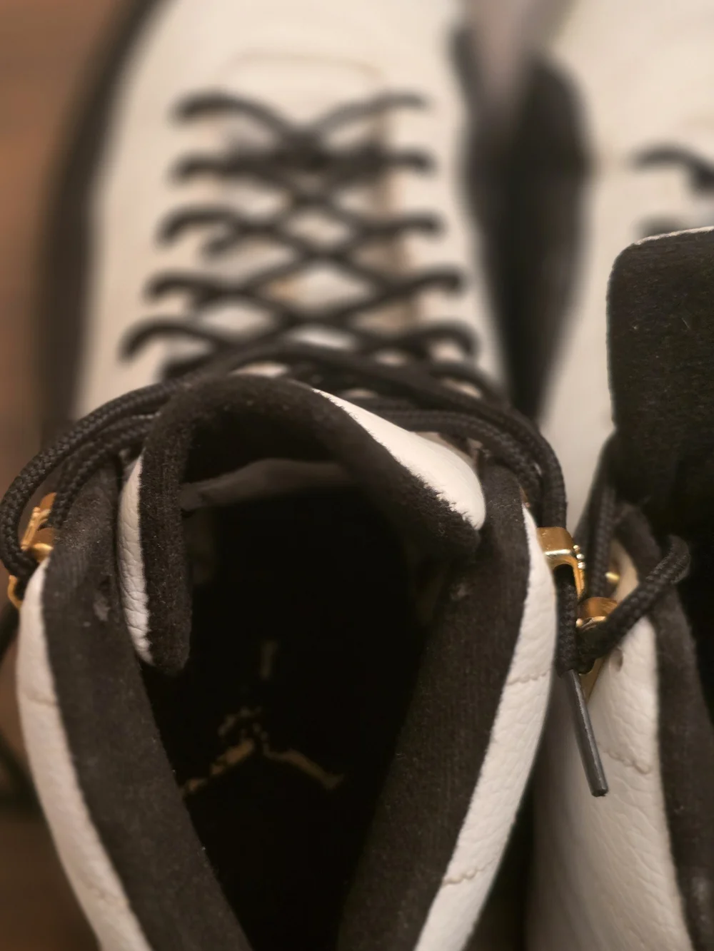 Jordan Retro High-Top Basketball Shoes - White/Black/Gold Size 8.5 Gently Used